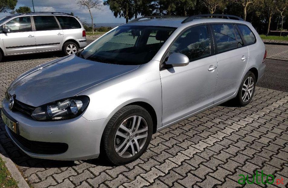 2010' Volkswagen Golf Variant photo #1