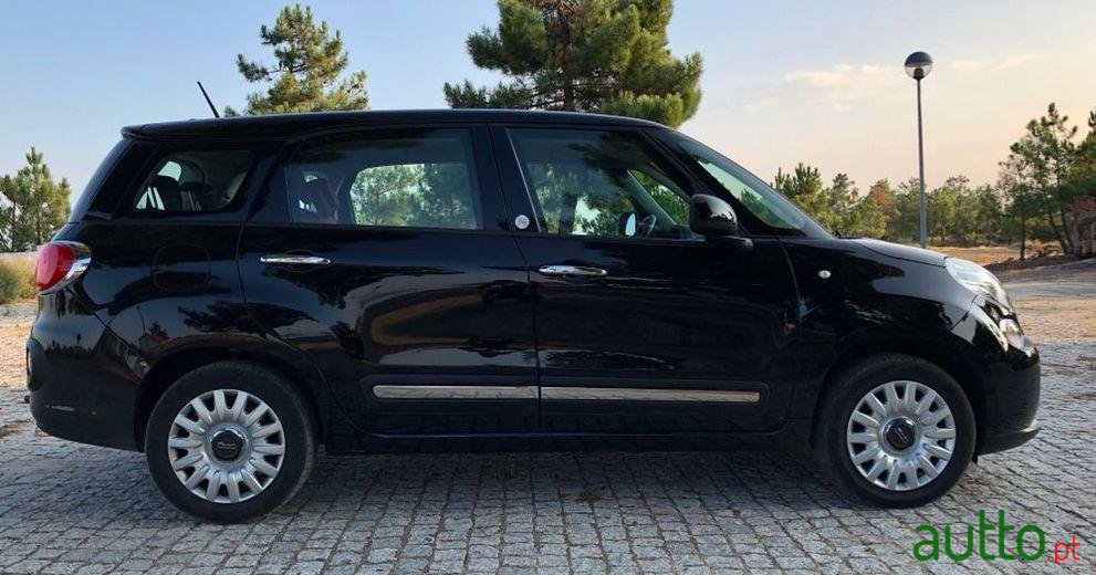 2014' Fiat 500L photo #3