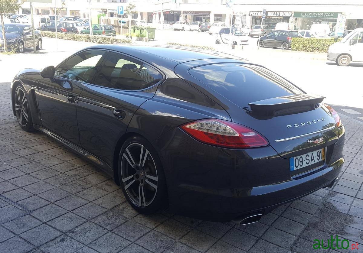2011' Porsche Panamera Platinum Edition photo #2