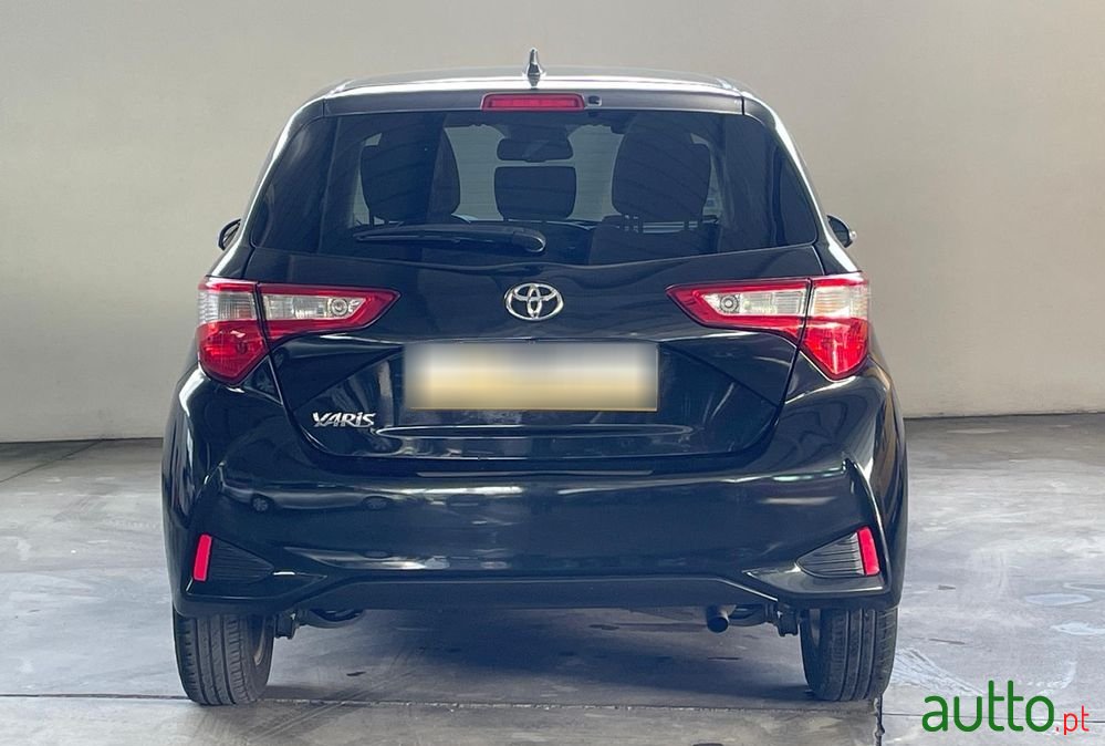 2019' Toyota Yaris 1.5 Vvt-I 20 Anos photo #4
