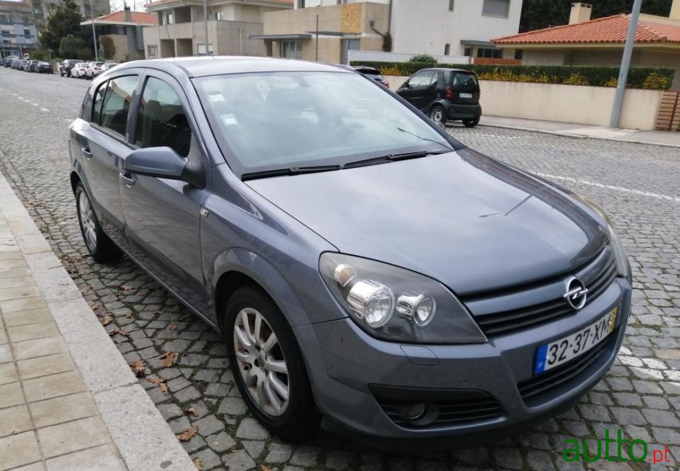 2004' Opel Astra photo #2