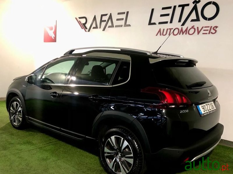 2017' Peugeot 2008 photo #3