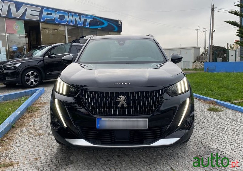 2021' Peugeot 2008 1.2 Puretech Gt photo #3