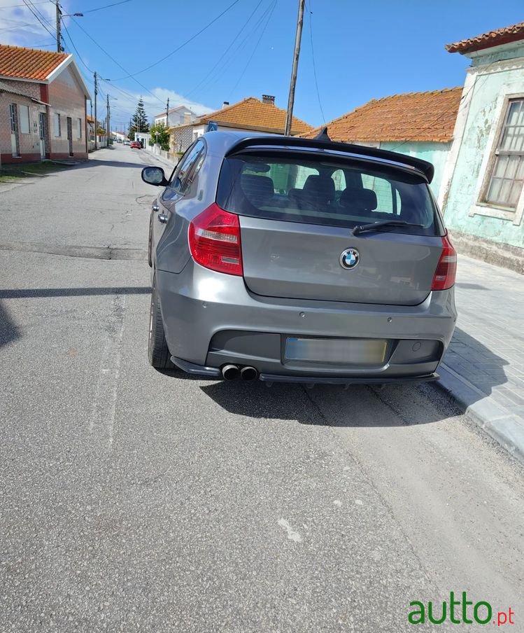 2009' BMW Série 1 D photo #6