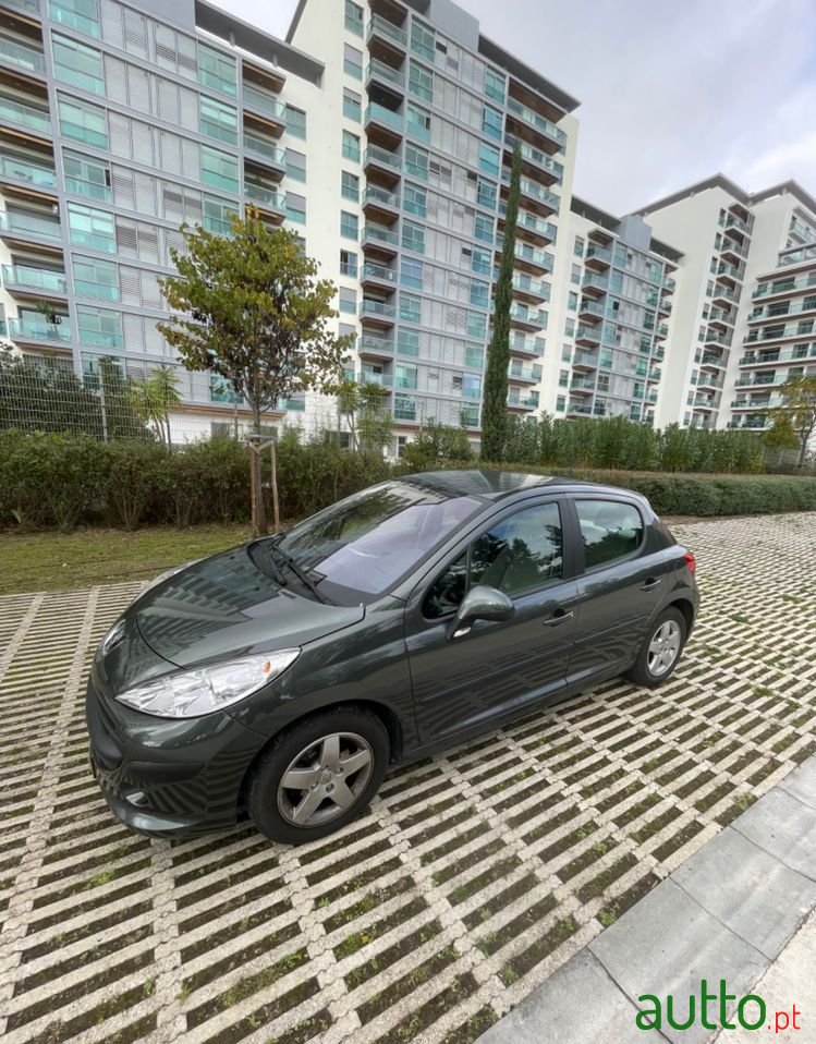 2006' Peugeot 207 photo #2