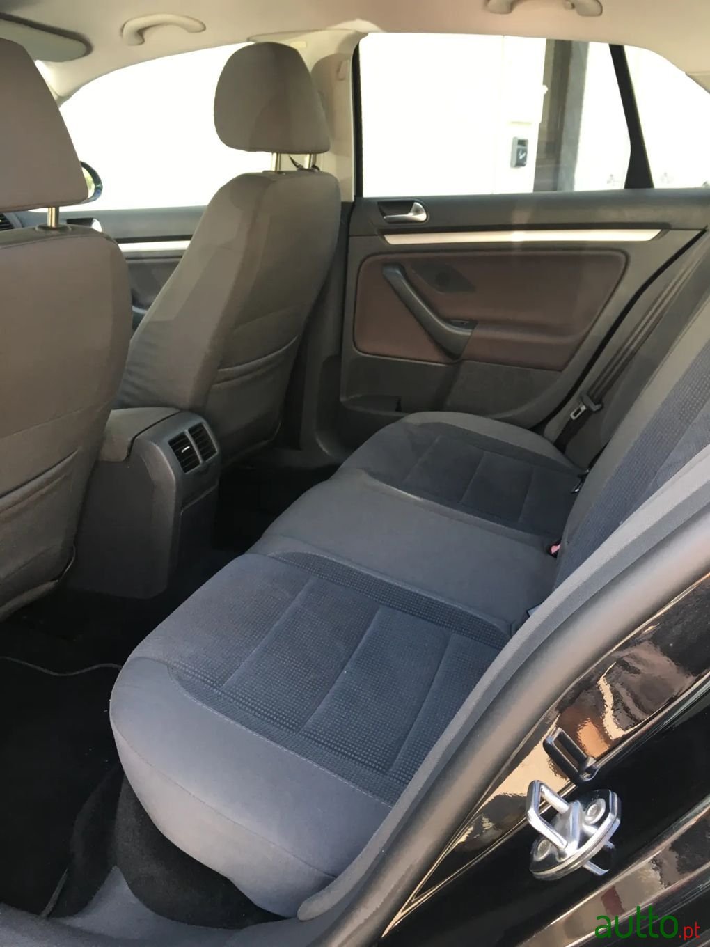 2008' Volkswagen Jetta photo #5