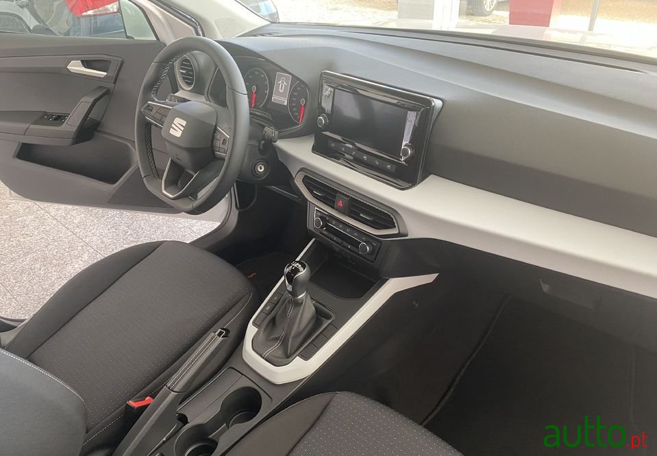 2022' SEAT Arona photo #4