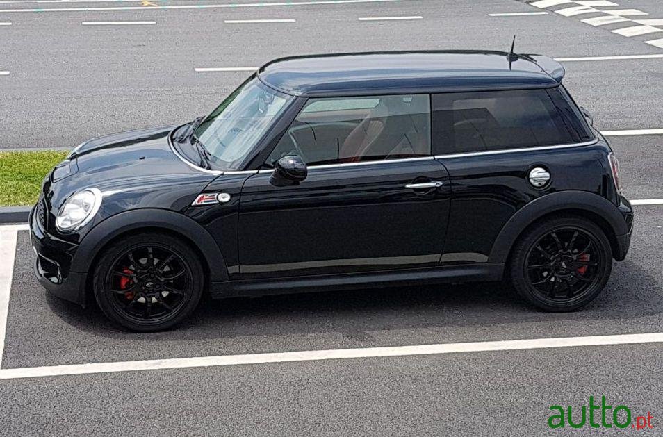 2009' MINI Cooper D photo #1