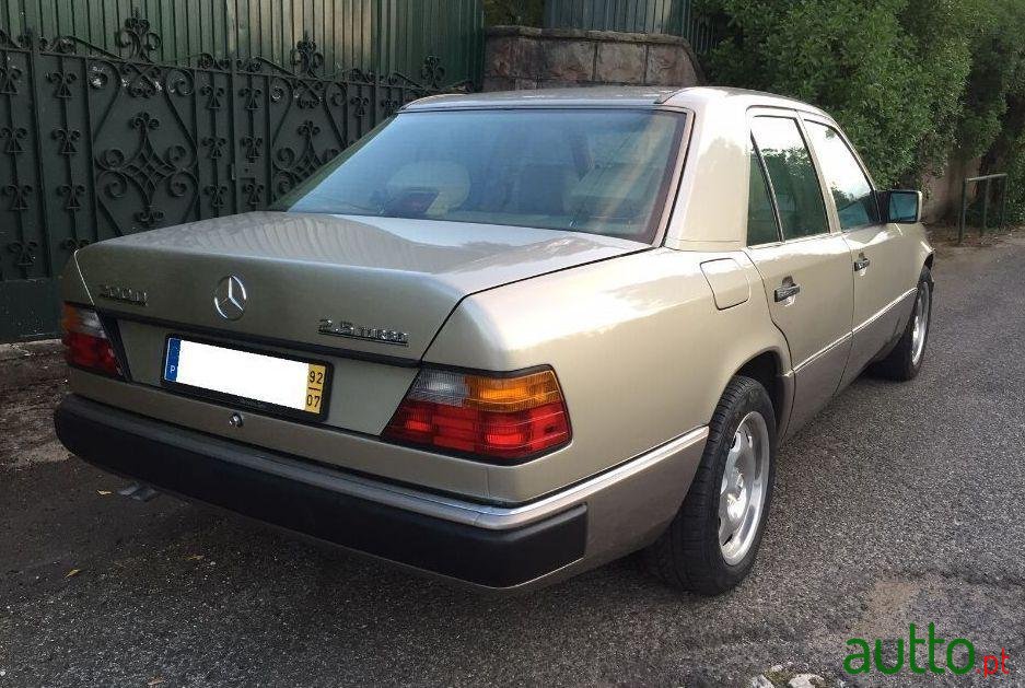 1992' Mercedes-Benz 300 D 250 Turbo Versão Americana photo #3