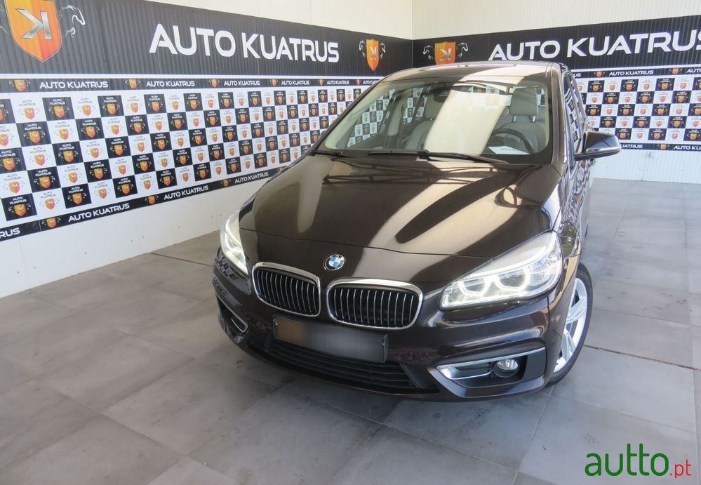 2017' BMW 216 Gran Tourer photo #5