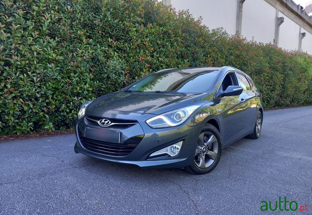 2013' Hyundai i40 Sw photo #1