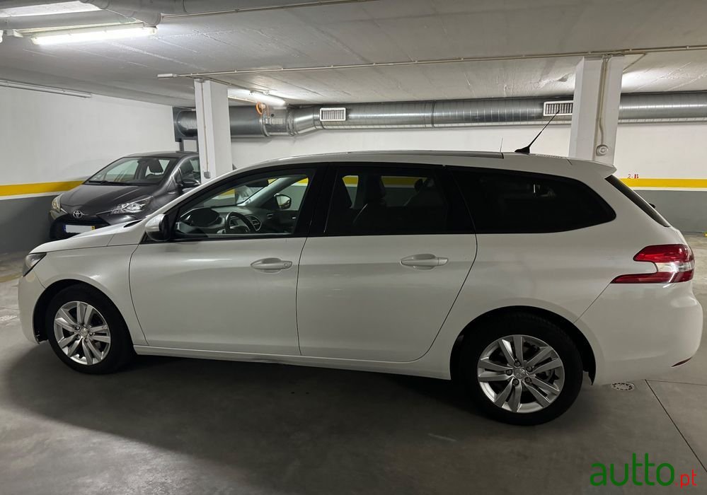 2015' Peugeot 308 Sw photo #2