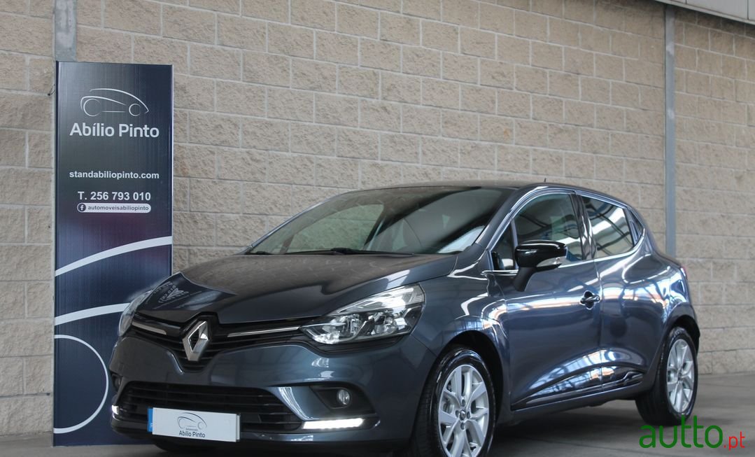 2019' Renault Clio photo #1