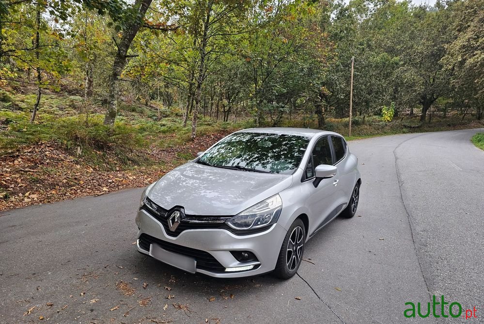 2019' Renault Clio photo #4