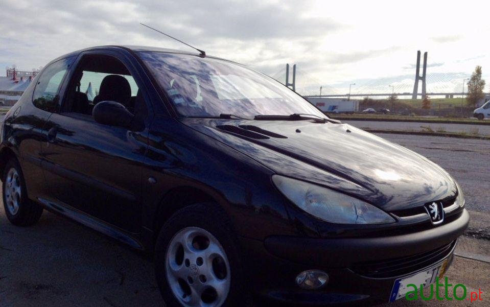 2002' Peugeot 206 1.4 Hdi photo #1