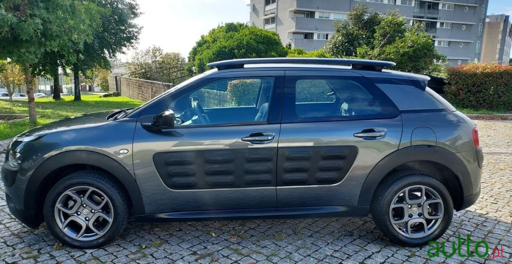 2015' Citroen C4 Cactus photo #2