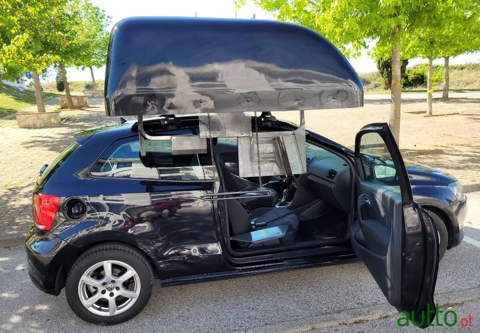 2013' Volkswagen Polo photo #3