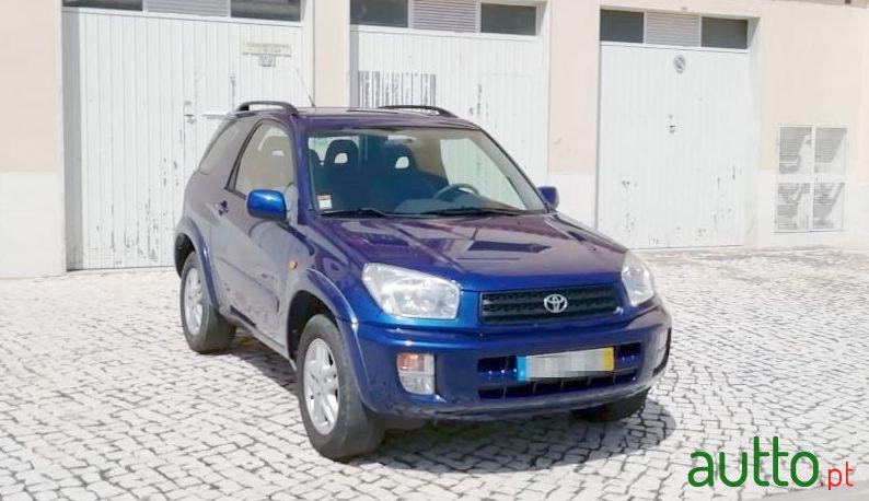 2000' Toyota RAV4 photo #2