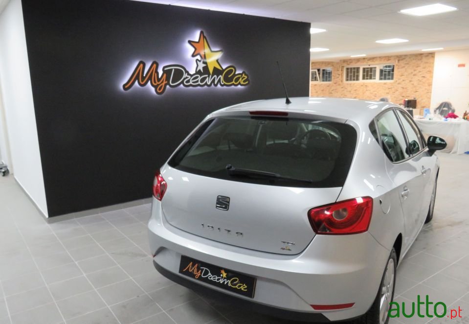 2014' SEAT Ibiza photo #3