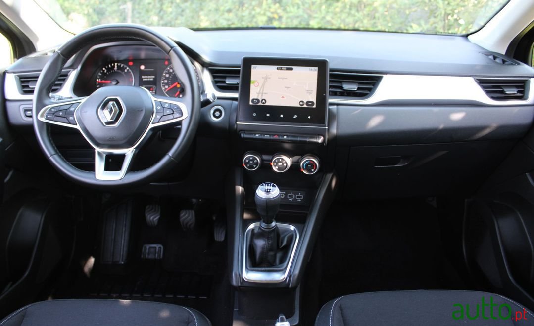 2020' Renault Captur photo #2