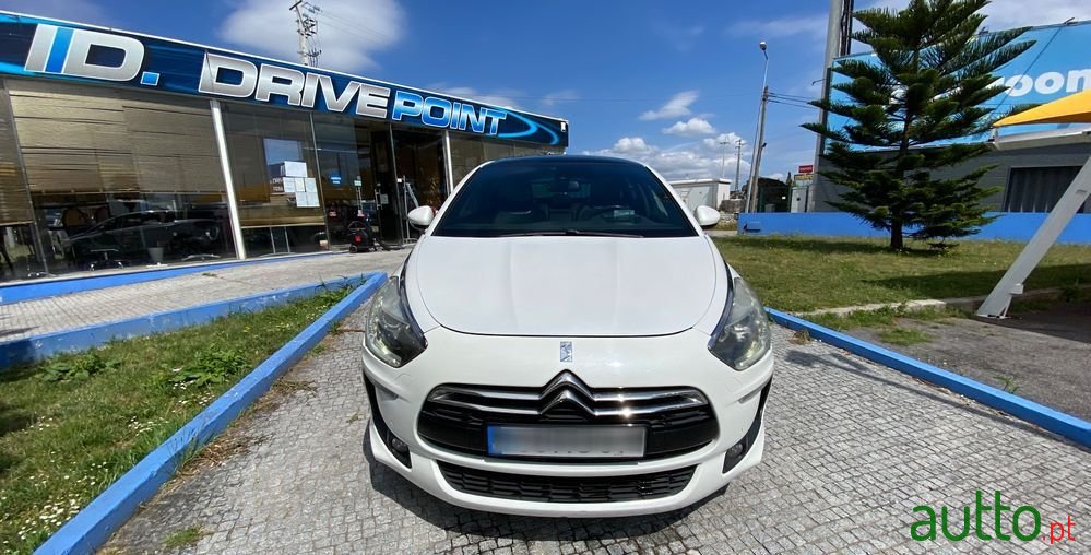 2013' Citroen DS5 photo #4