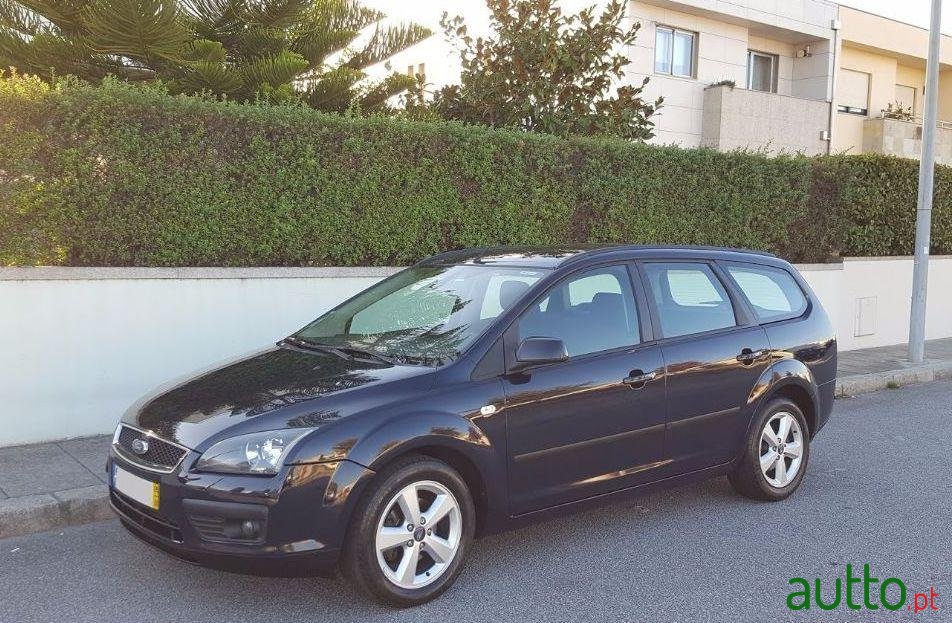 2005' Ford Focus Sw photo #2