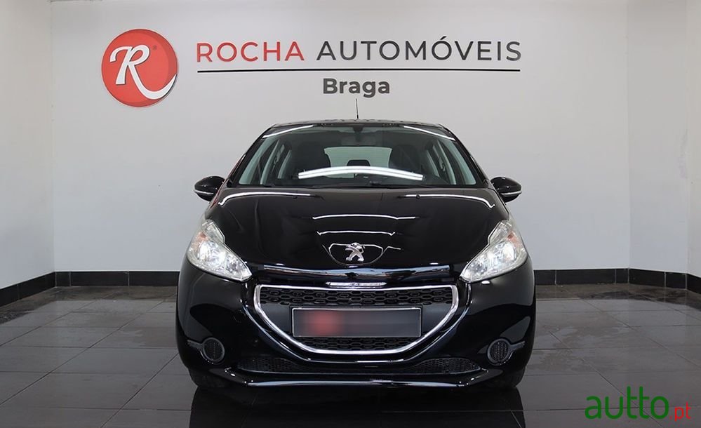 2013' Peugeot 208 photo #2