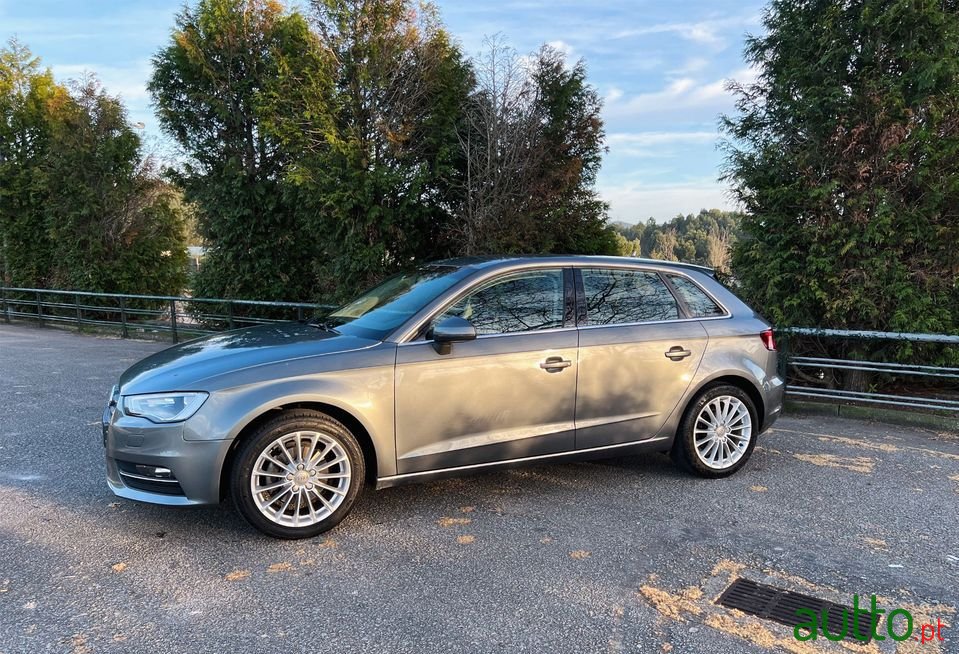 2015' Audi A3 Sportback photo #4