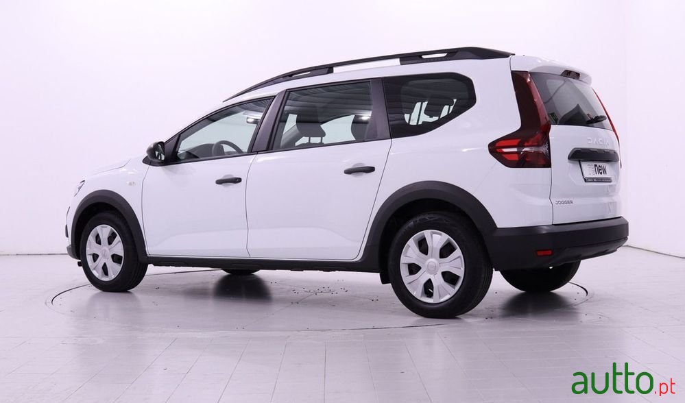 2023' Dacia Jogger photo #4