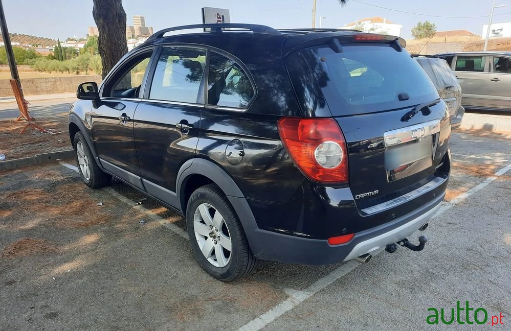 2008' Chevrolet Captiva 2.0 Vcdi Seven 7L photo #4