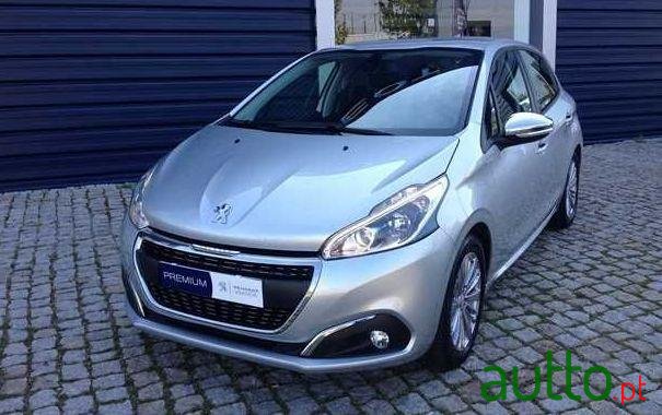 2018' Peugeot 208 1.2 Puretech Style photo #2