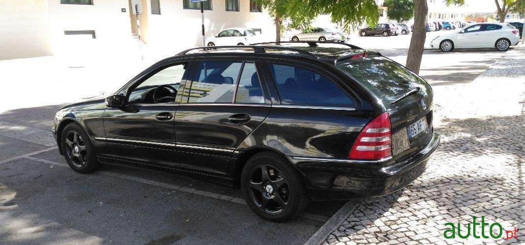 2003' Mercedes-Benz C-220 photo #2