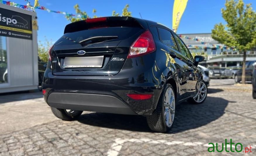 2013' Ford Fiesta photo #5