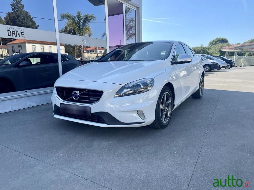 2014' Volvo V40 photo #1