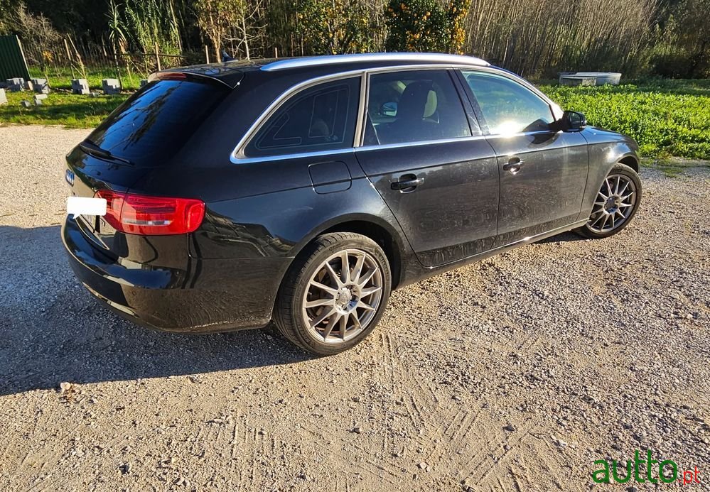 2013' Audi A4 Avant photo #2