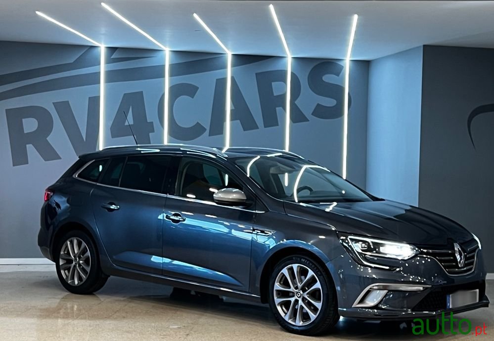 2018' Renault Megane Sport Tourer photo #3