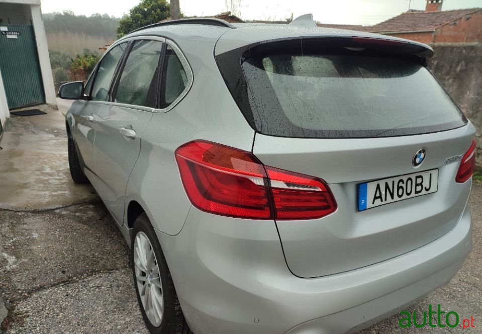 2019' BMW 225Xe Active Tourer photo #3