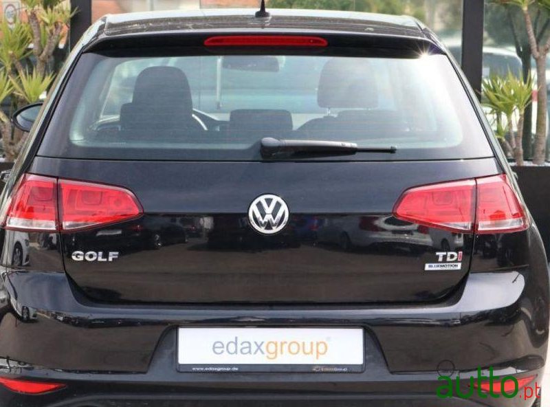 2016' Volkswagen Golf photo #2