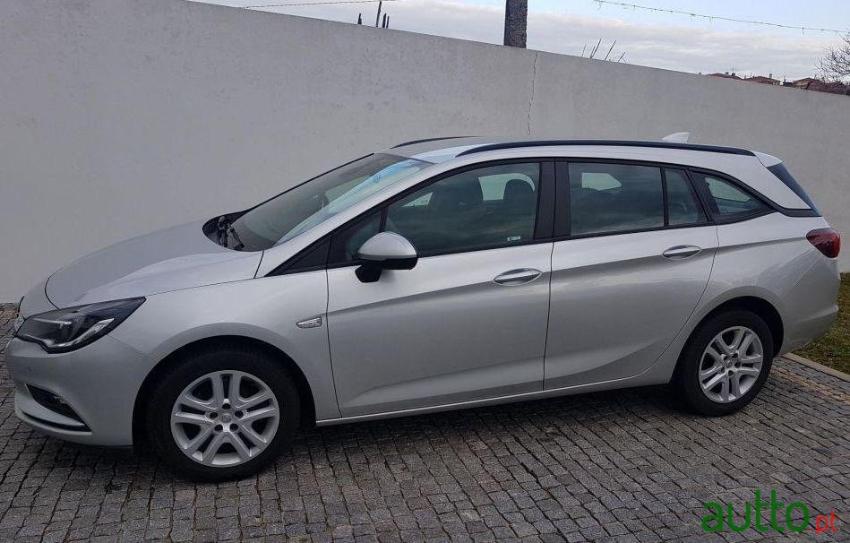 2017' Opel Astra Sports Tourer photo #3