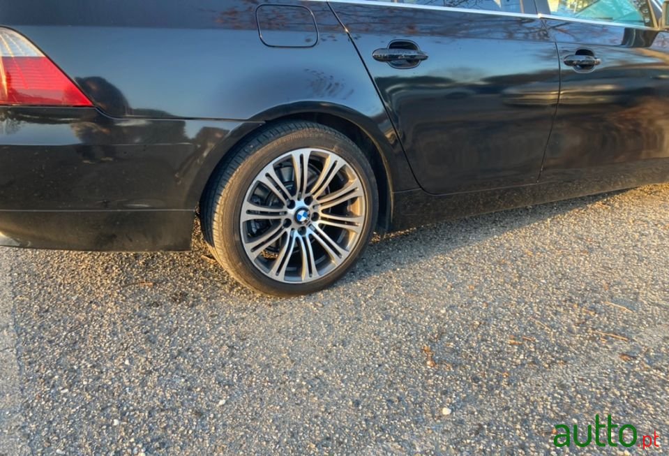 2005' BMW 525 photo #2