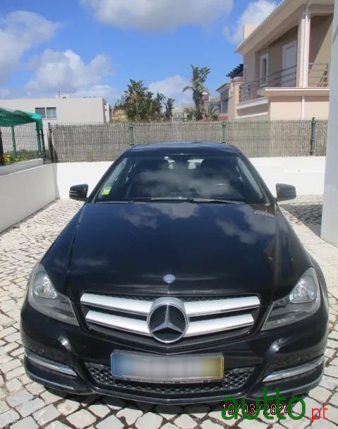 2012' Mercedes-Benz 220 photo #3