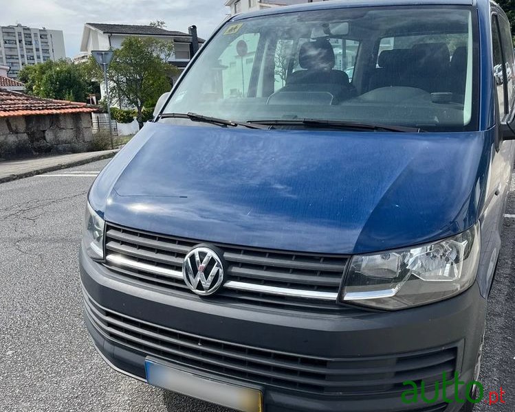 2017' Volkswagen Transporter photo #3