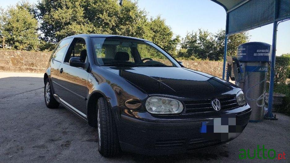 2002' Volkswagen Golf 4 photo #1