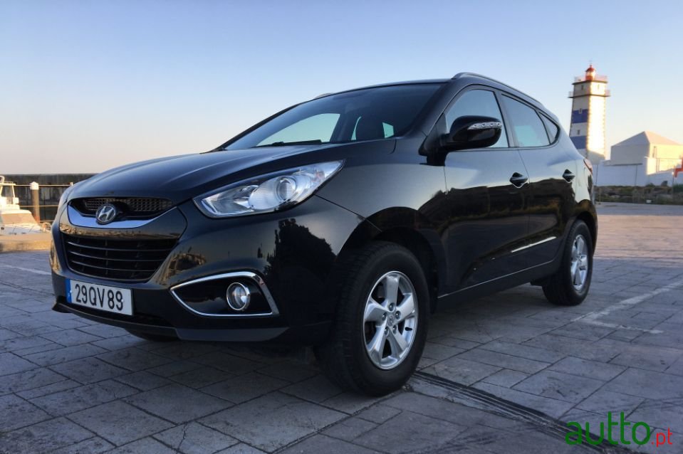 2011' Hyundai ix35 photo #2