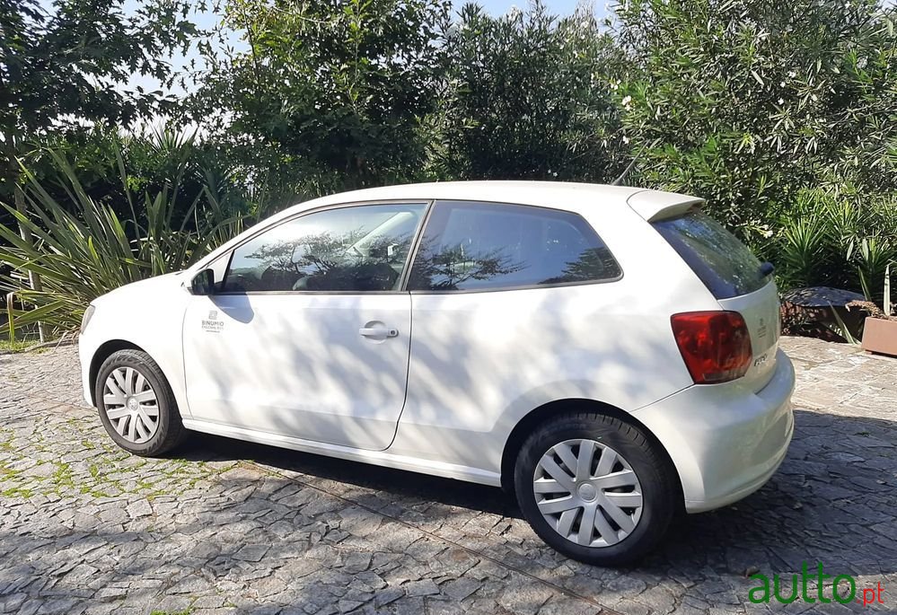 2014' Volkswagen Polo photo #2