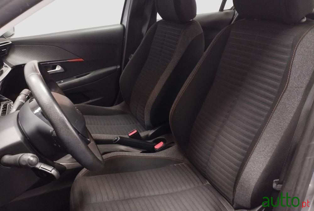 2020' Peugeot 208 photo #5