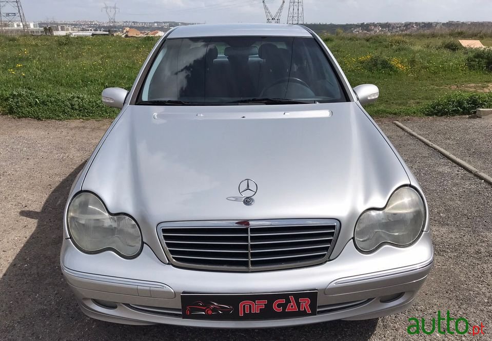 2002' Mercedes-Benz C-220 photo #2