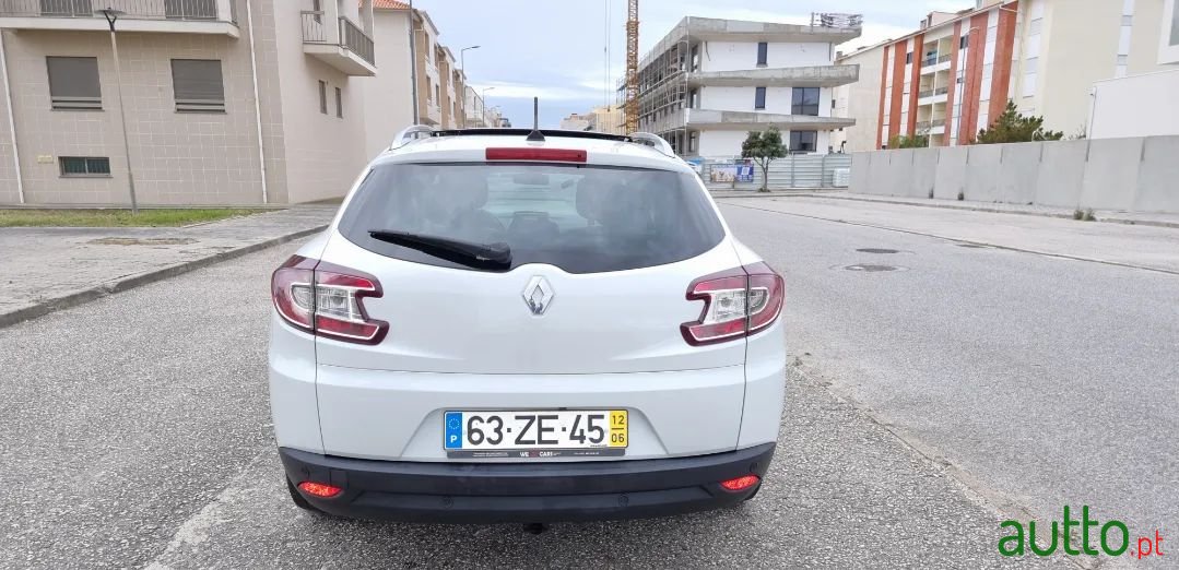 2012' Renault Megane Sport Tourer photo #5