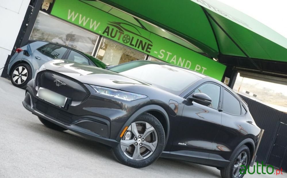 2022' Ford Mustang Mach-E Alargada photo #2