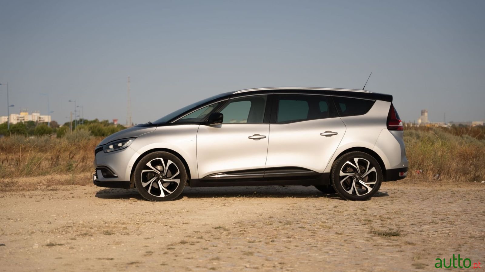 2017' Renault Grand Scenic photo #2